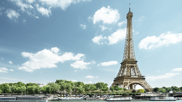 car hire in Eiffel Tower